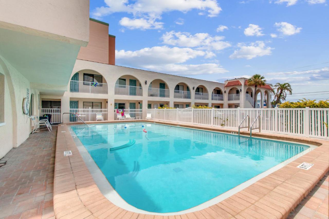 Redington Surf Resort By Travel Resort Services セント・ピート・ビーチ エクステリア 写真