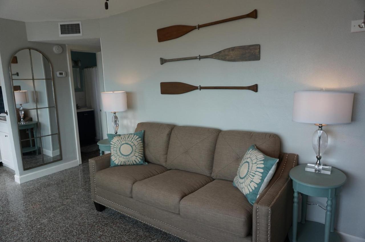 Redington Surf Resort By Travel Resort Services セント・ピート・ビーチ エクステリア 写真