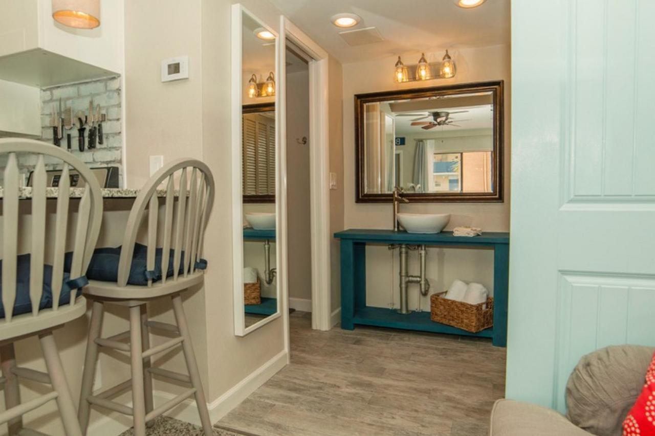 Redington Surf Resort By Travel Resort Services セント・ピート・ビーチ エクステリア 写真
